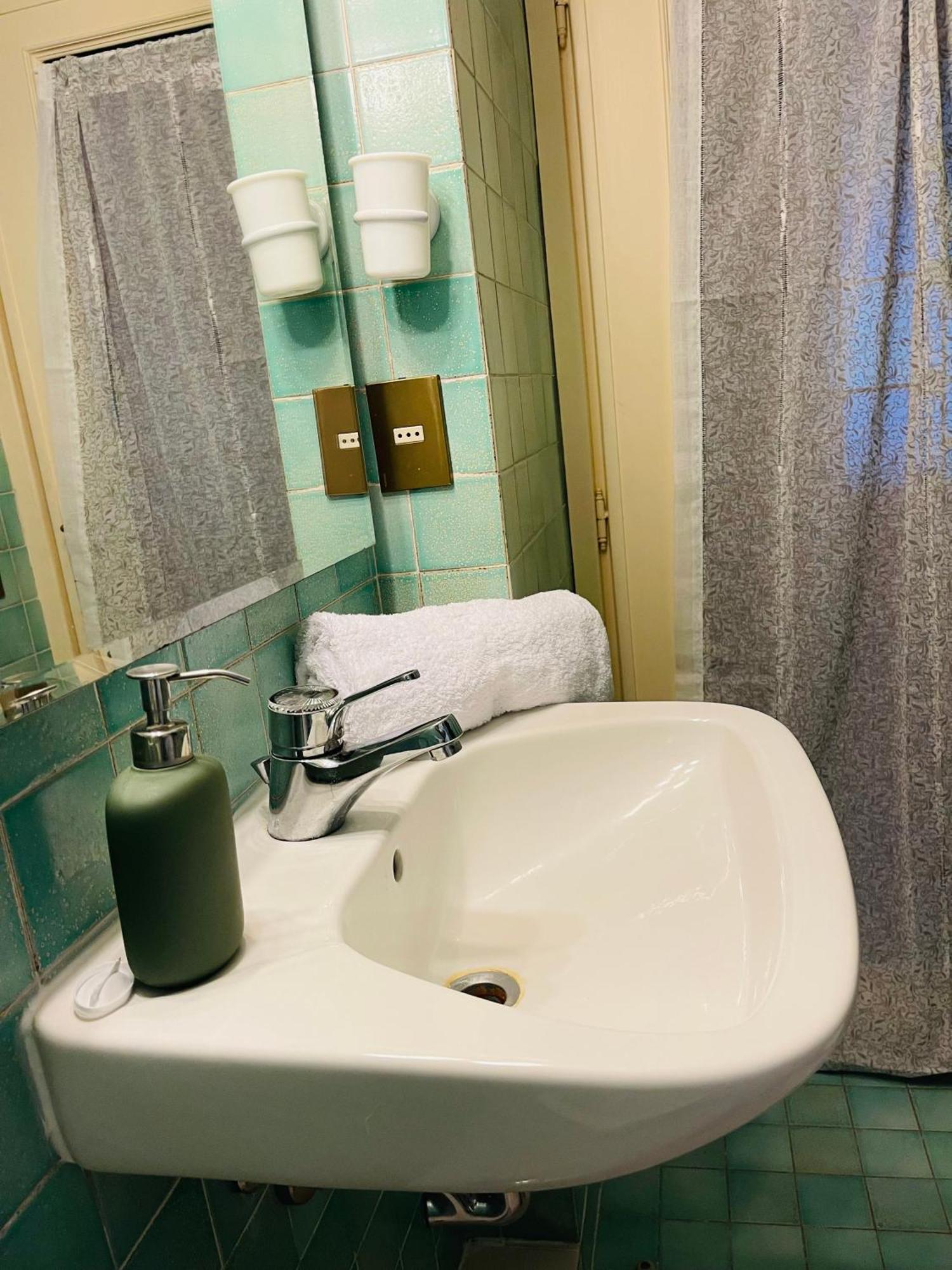 Holiday Colosseum Rome Bed and Breakfast Εξωτερικό φωτογραφία