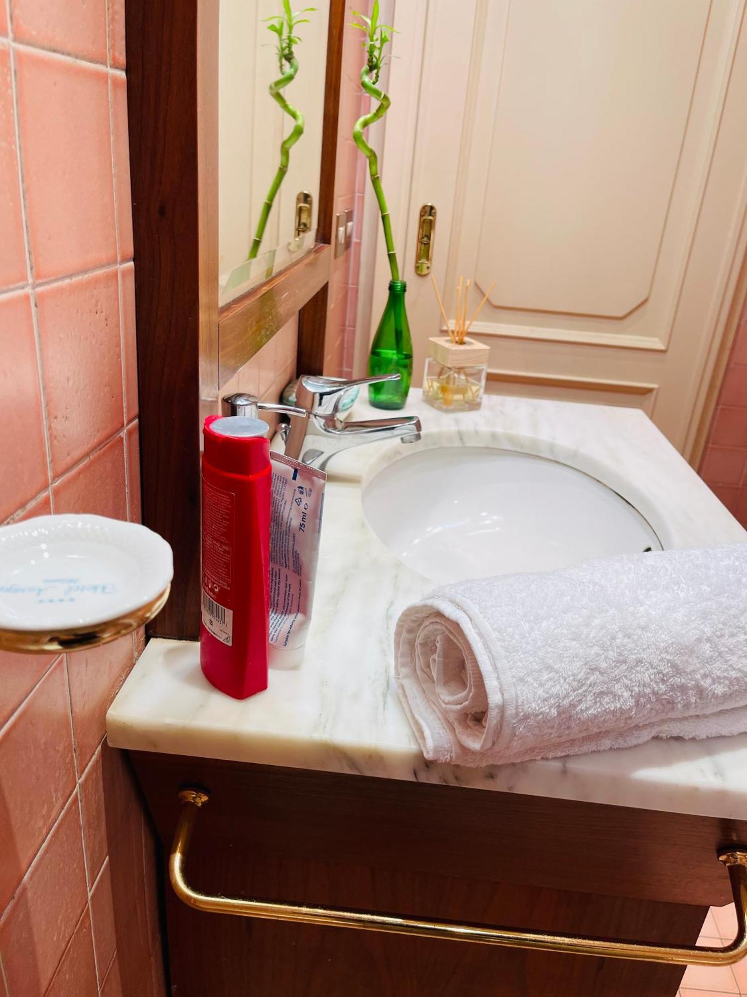 Holiday Colosseum Rome Bed and Breakfast Εξωτερικό φωτογραφία