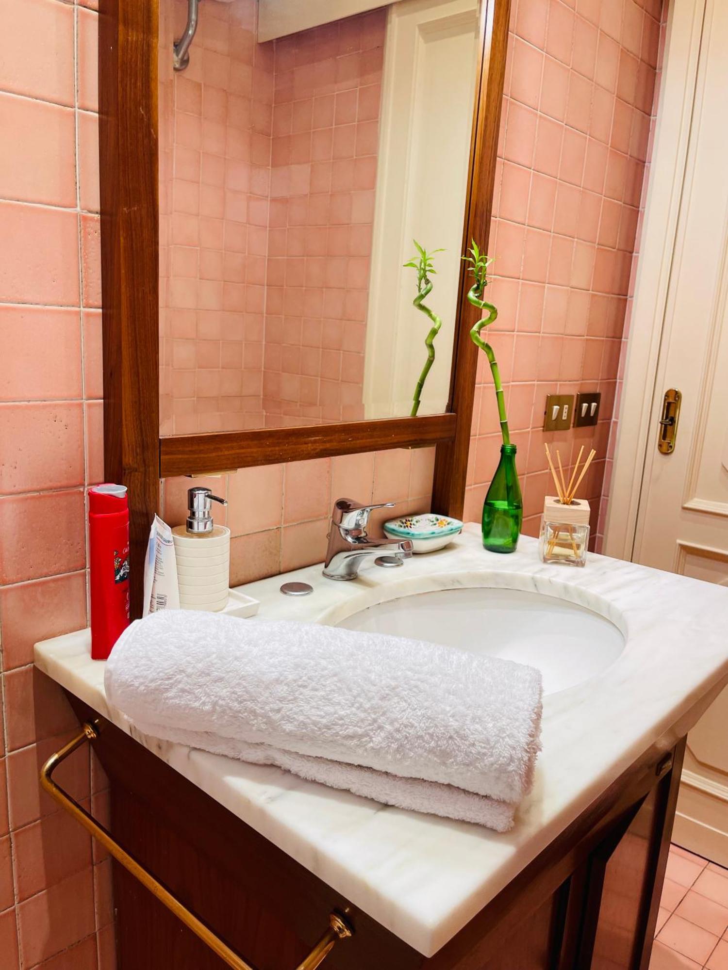 Holiday Colosseum Rome Bed and Breakfast Εξωτερικό φωτογραφία